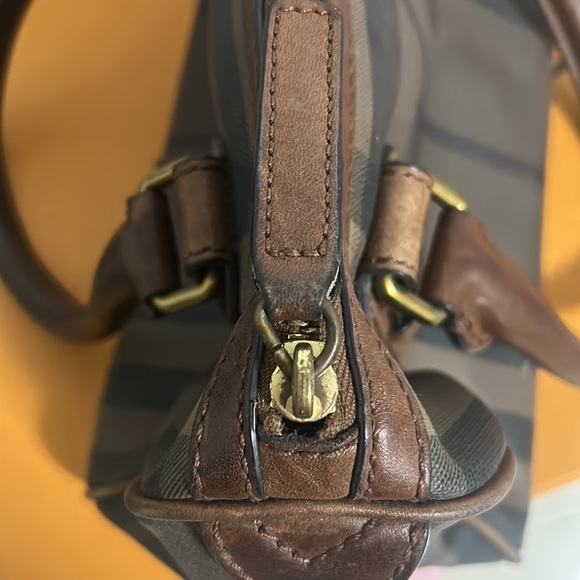 USED BURBERRY SMALL HANDBAG 👝🥰 ORIGINAL 🏷️ - Picture 4 of 8
